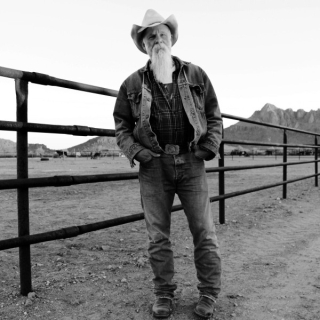Seasick Steve - Keepin The Horse Between Me And The Ground